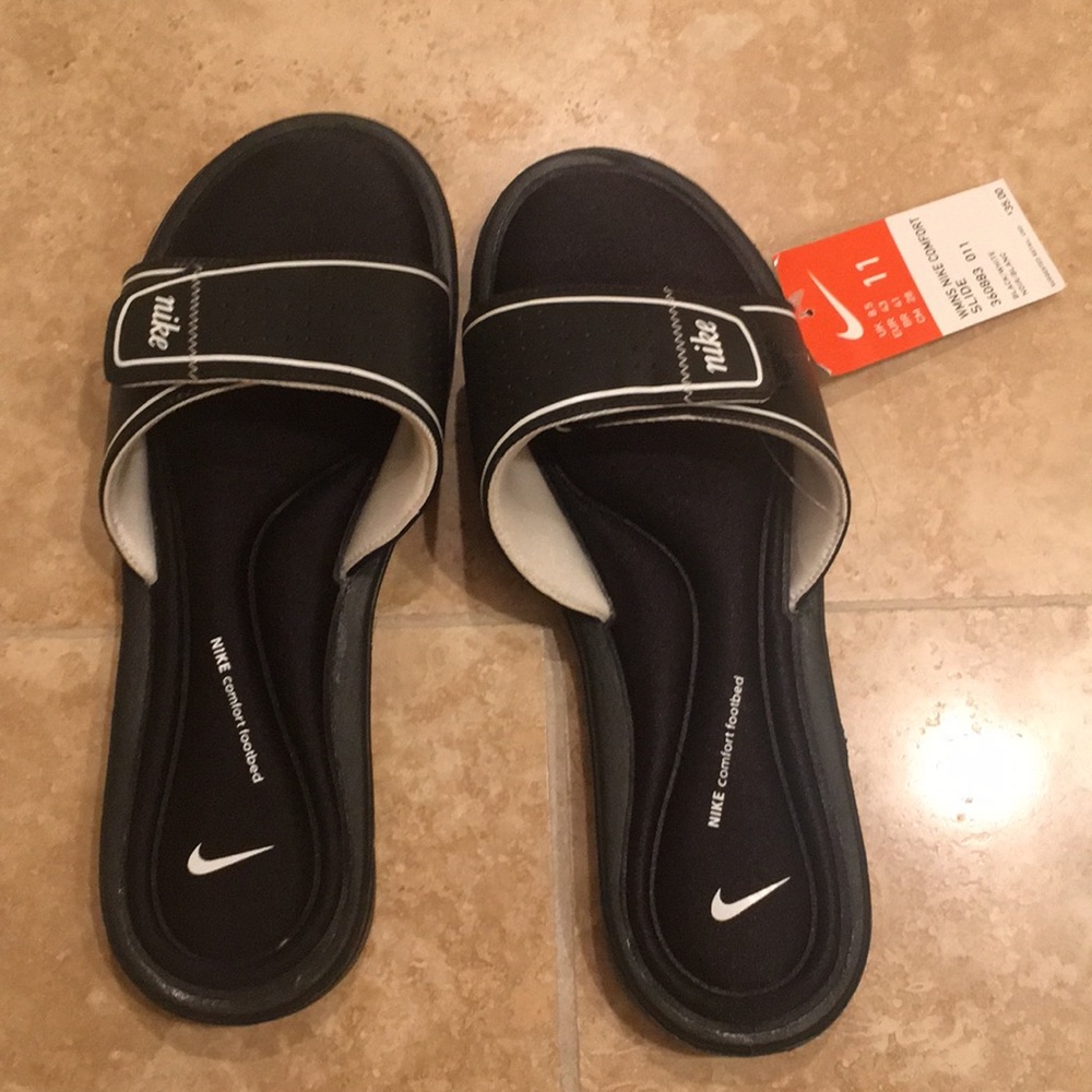 Nike women’s slide flip flop